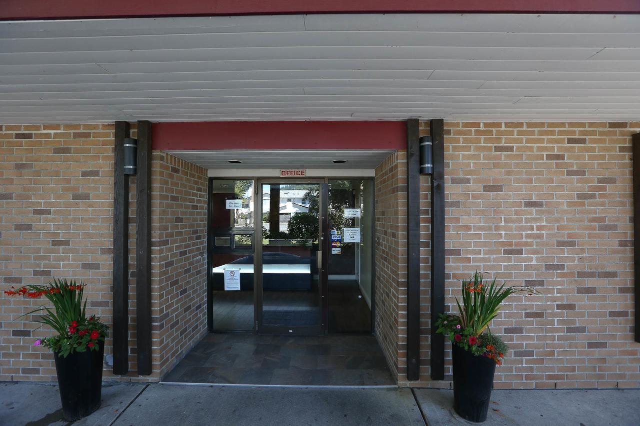 Coquitlam Sleepy Lodge Exterior foto